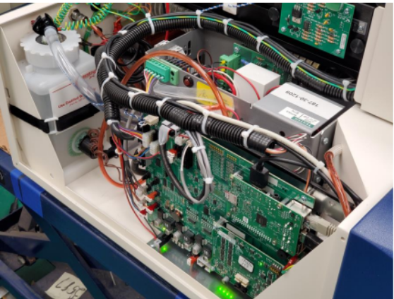 A picture containing electronics

Description automatically generated